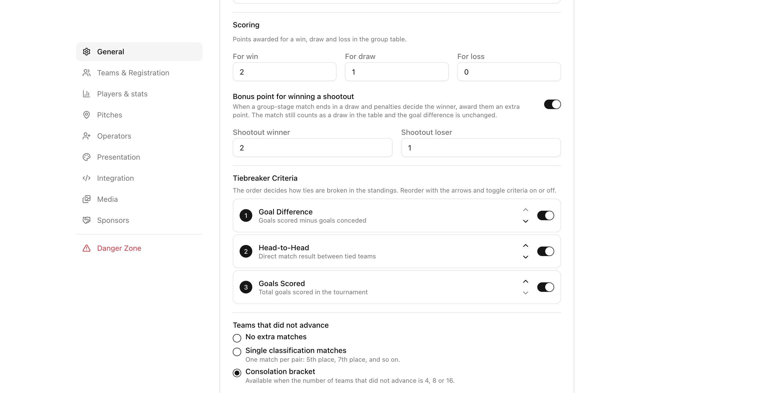 Tournament settings with editable win, draw and loss points, a shootout bonus toggle, and the choice between no extra matches, single classification matches and a consolation bracket